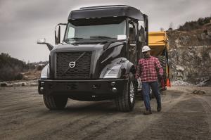 Volvo VNX 740 8x6 Tridem 2018 года 